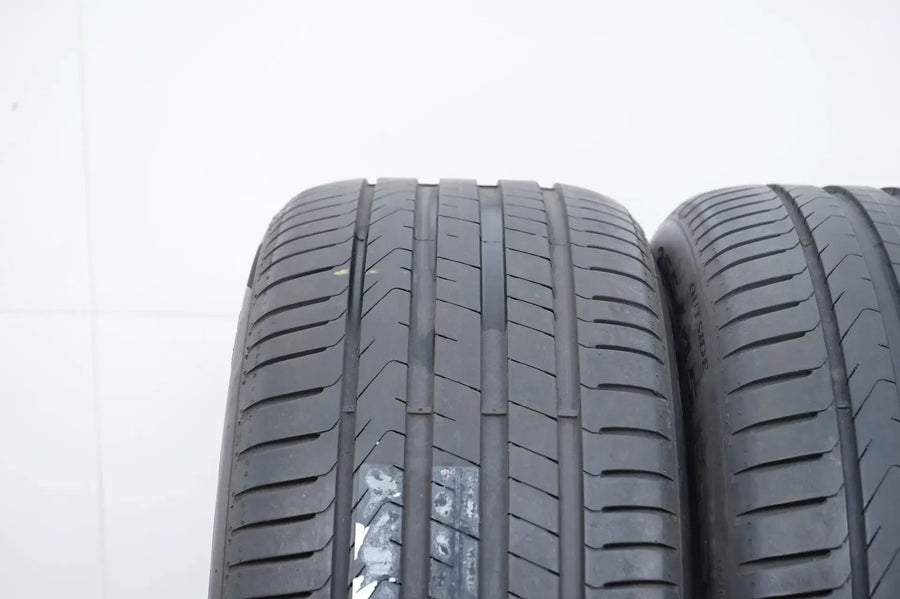 2 pneus d'été 255 45 R19 104Y Pirelli Cinturato P7 DOT22 env. 5 mm MO
