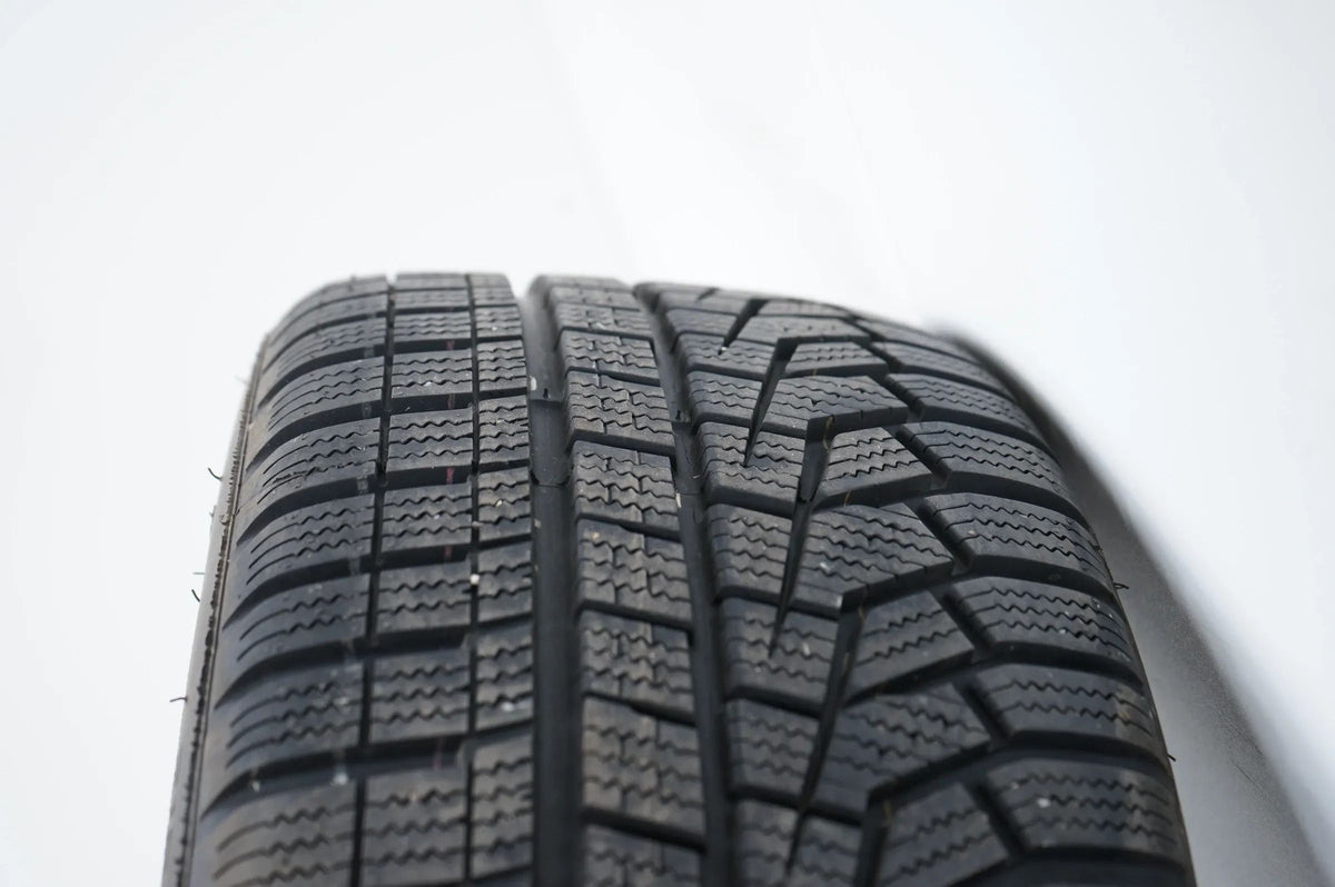 Audi A1 GB ruote invernali pneumatici invernali 215 45 17 pollici 7mm 82A601025G Visualizzazione dettagliata 11