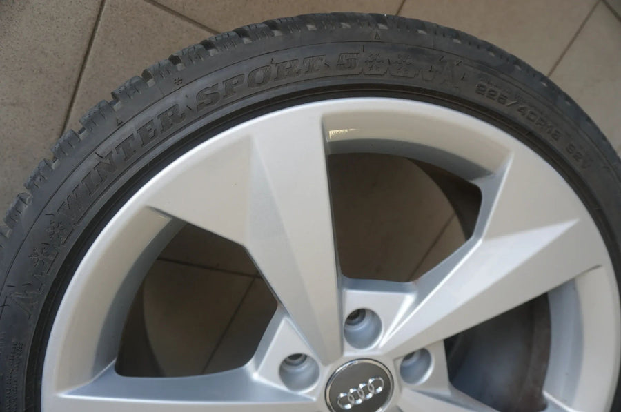 Original Audi A3 8Y 18 Zoll Alufelgen Winterräder Winterreifen 225 40 R18 9mm