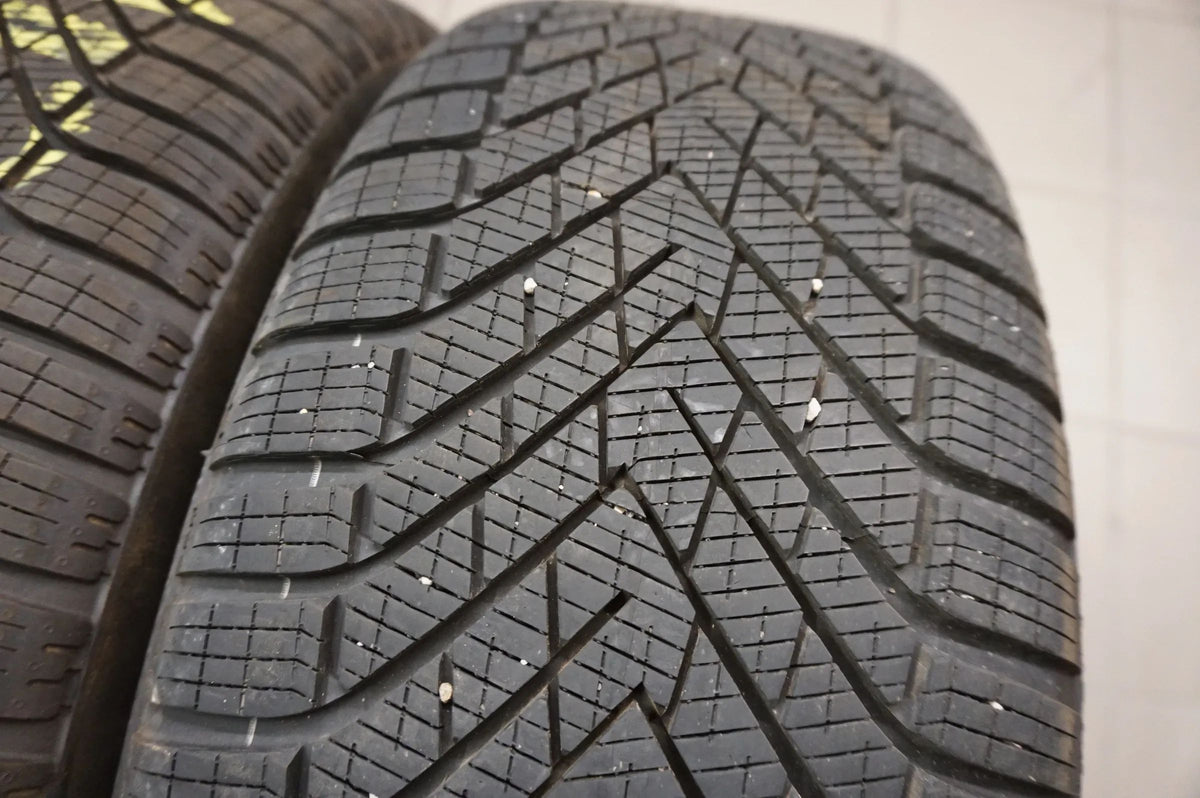 Original Audi Q5 GU 20 Zoll Alufelgen Winterreifen Winterräder 255 45 R20 7,5mm Detail view 7