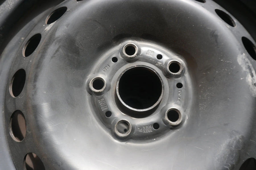 Original VW Touran II 5T Stahlfelgen Winterreifen Winterräder 205 60 R16 96H 8mm