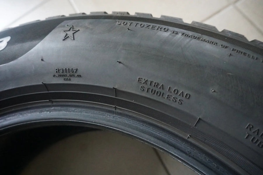 2 X 225 60 R18 104H Winterreifen Pirelli SottoZero 3* 2020 4,5mm