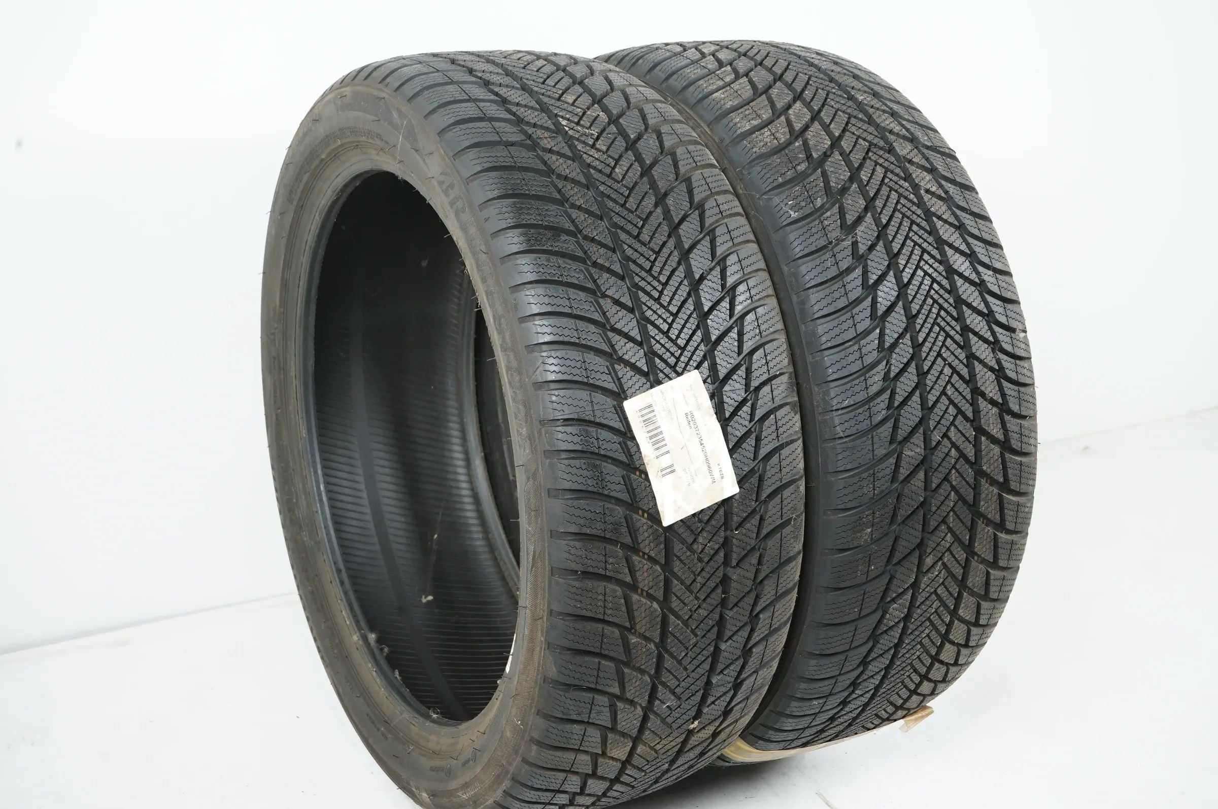 2x DEMO Winter Tires Bridgestone LM001 235 45 20 Inch DOT19 MO
