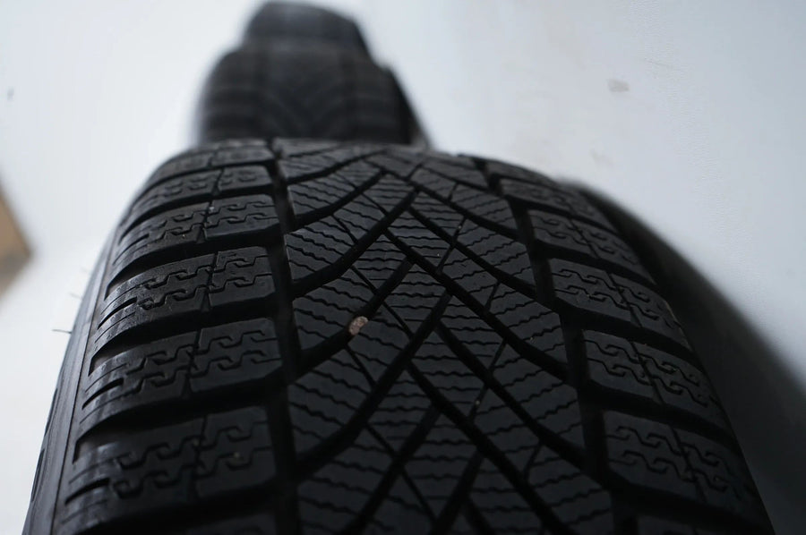 Audi VW Seat Skoda Winterräder Winterreifen 205 55 16 Zoll 8mm