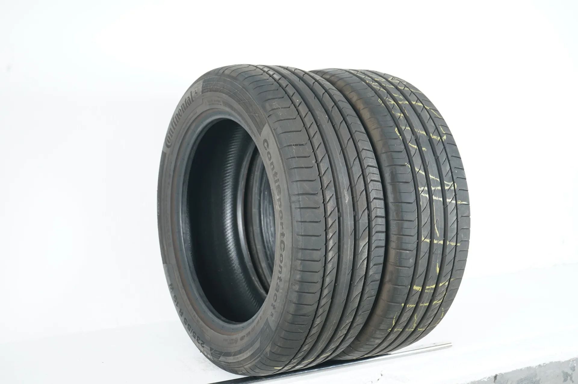 2 x Sommerreifen Continental 235 55 19 Zoll DOT22 ca.6 mm AO