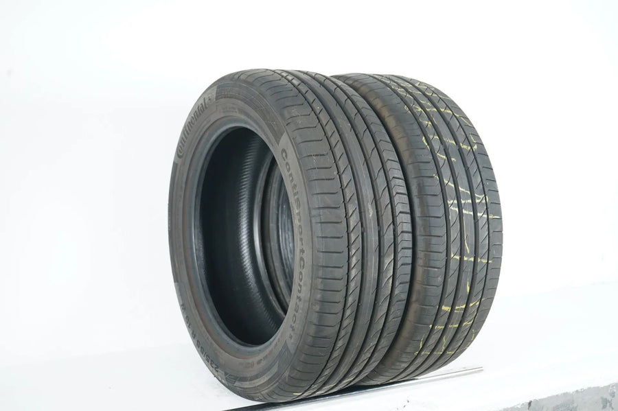 2 x Continental summer tires 235 55 19 inch DOT22 approx. 6 mm tread depth
