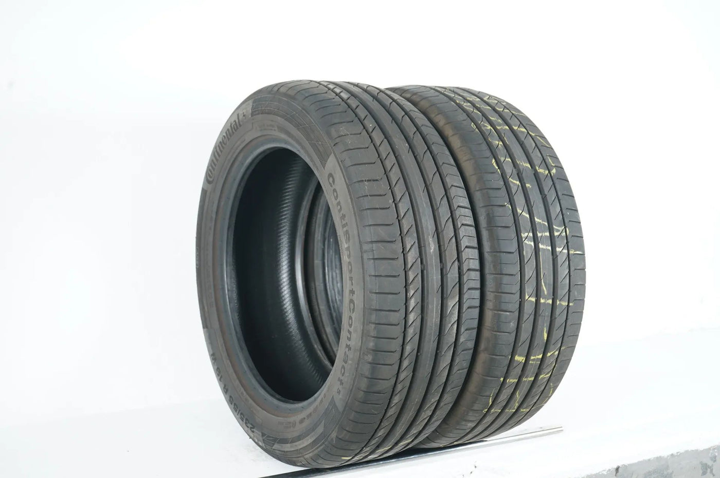 2 x Sommerreifen Continental 235 55 19 Zoll DOT22 ca.6 mm AO