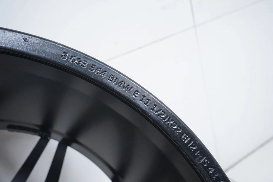 1 x BMW X5M F95 X6M F96 Alufelge 22 Zoll M818 8093564 11,5J ET43