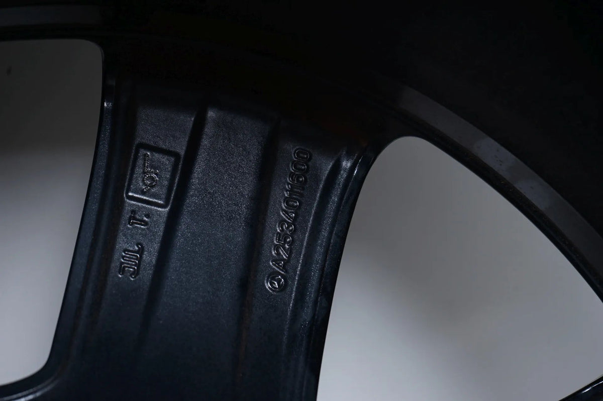 Original Mercedes GLC X253 C253 19 inch alloy wheels all-weather tires 235 55 R19 Detailansicht 17