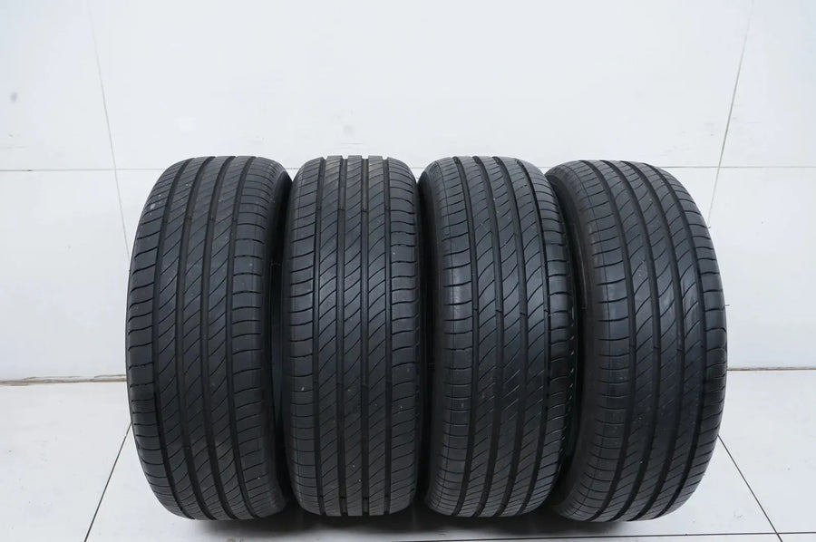 4 x pneus été Michelin Primacy 4 195 55 16 pouces DOT23 env.7mm