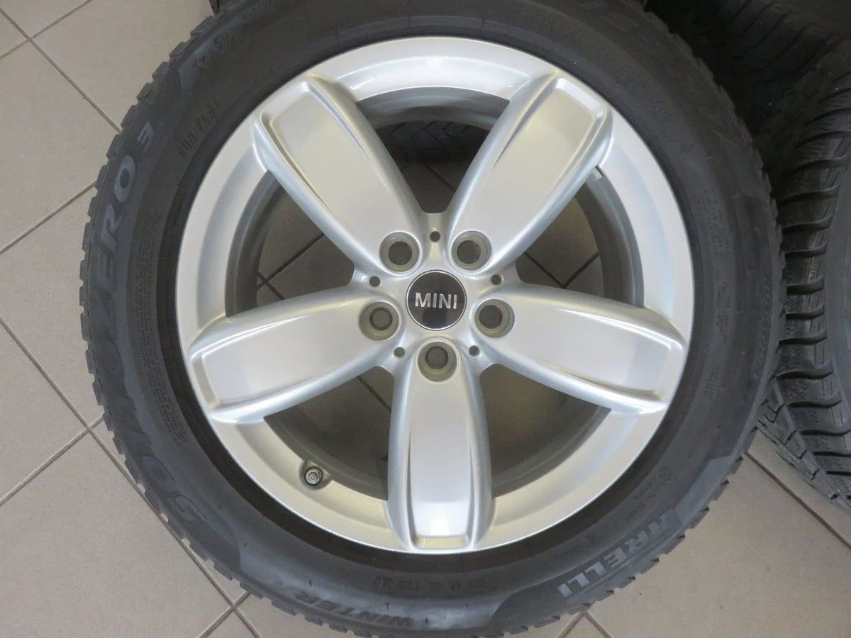 Original Mini Countryman F60 SE 17 inch Alloy Wheels Winter Wheels Winter Tires Detailansicht 3