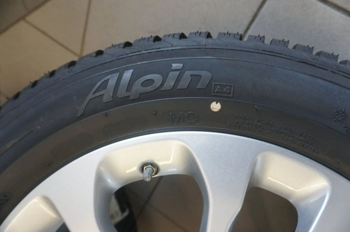 Originele Mercedes GLA X156 W156 lichtmetalen velgen winterwielen winterbanden 215 60 R17 Detailweergave 4