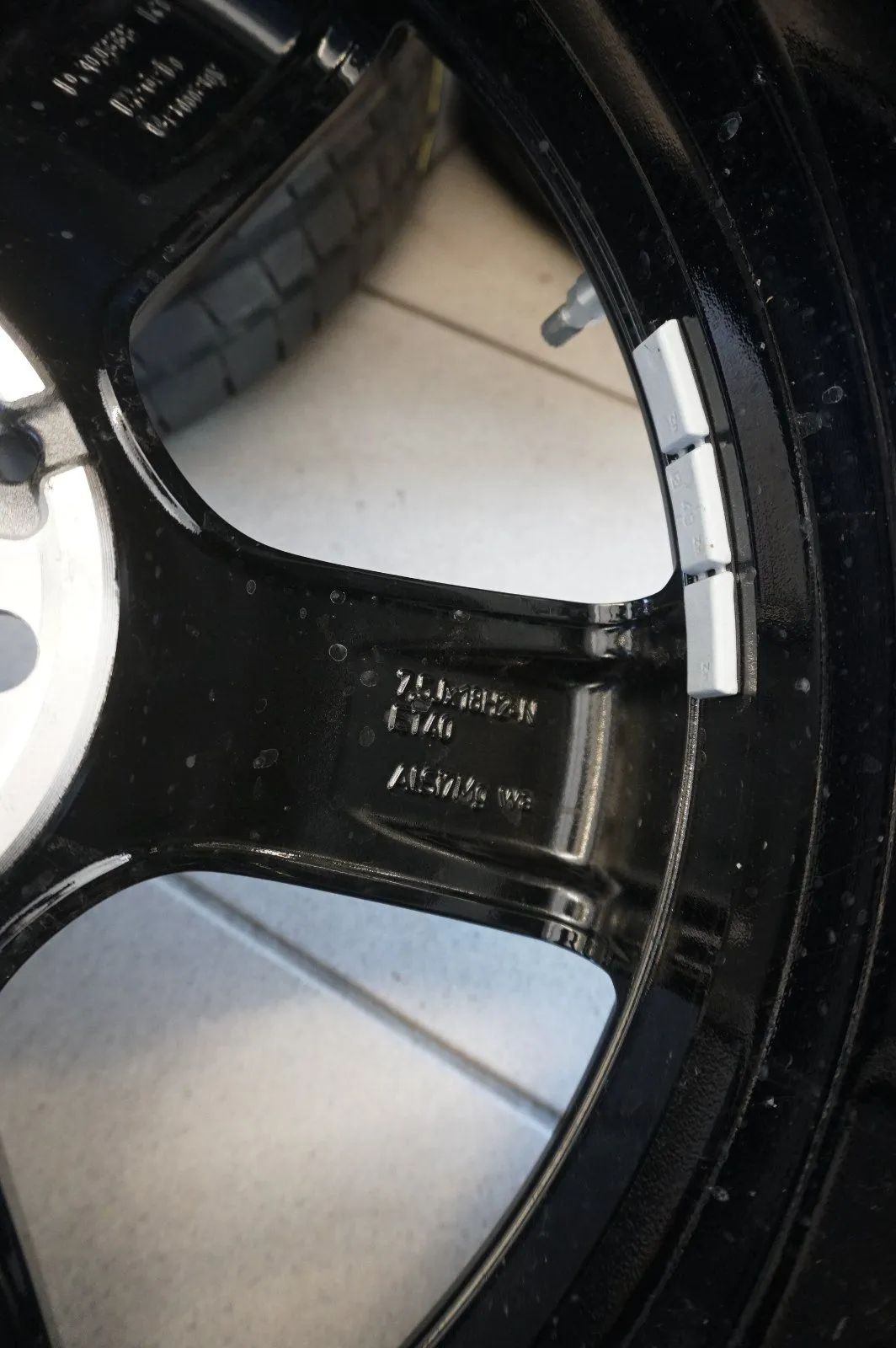 Original Mercedes C-Klasse W206 S206 Alufelgen Sommerreifen 225 45 245 40 R18 Detailansicht 9