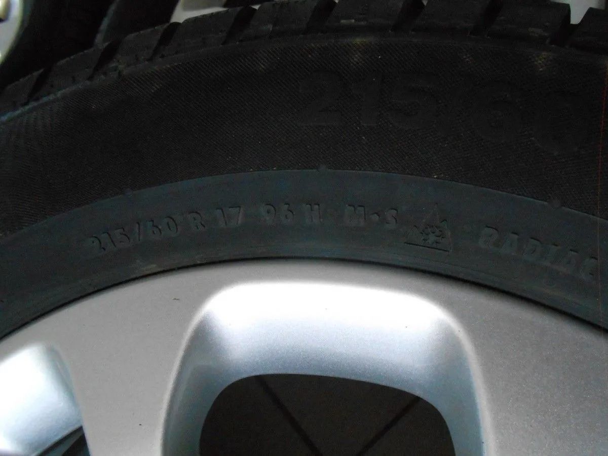Original Mercedes GLA X156W156 Alufelgen Winterräder Winterreifen 215 60 R17 7mm Detailansicht 9