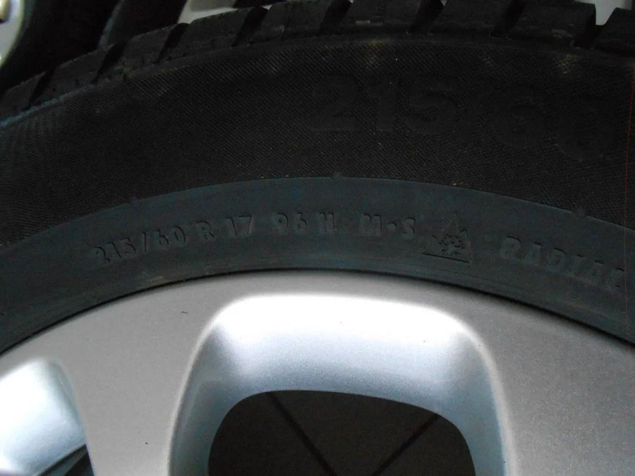 Original Mercedes GLA X156W156 Alufelgen Winterräder Winterreifen 215 60 R17 7mm