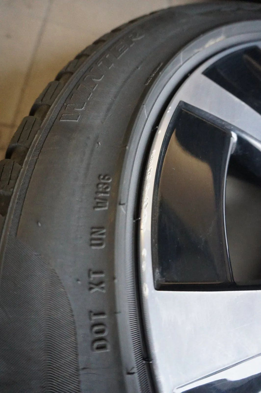 Jantes alliage et pneus hiver d'origine Mercedes Classe E W213 S213 Hybride E300e E300de