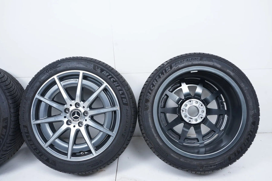 Mercedes C43 AMG W206 zimní pneumatiky zimní kola 235 45 18 palců