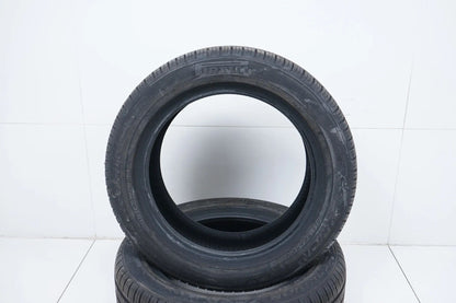 2 pneus été de démonstration Pirelli DOT23 MO 235/55/18 pouces