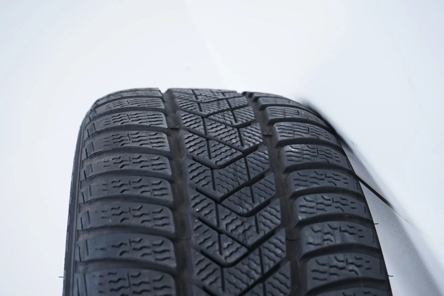 Mercedes C-Class W206 winter tires/wheels 225/45/18 inch