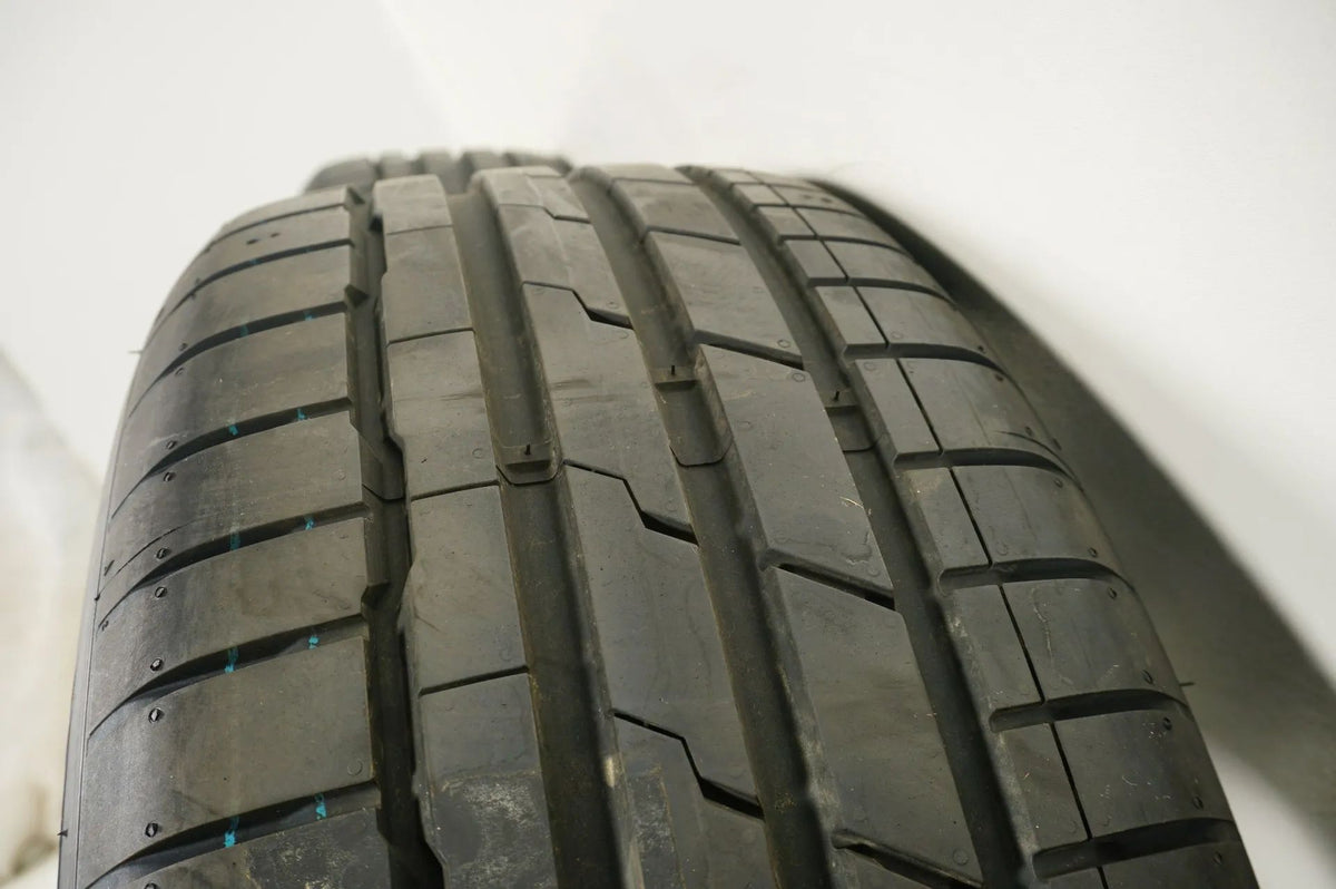 BMW 5 Series G30 G31 Summer Tires Summer Wheels 225 55 17 inch Detailansicht 11