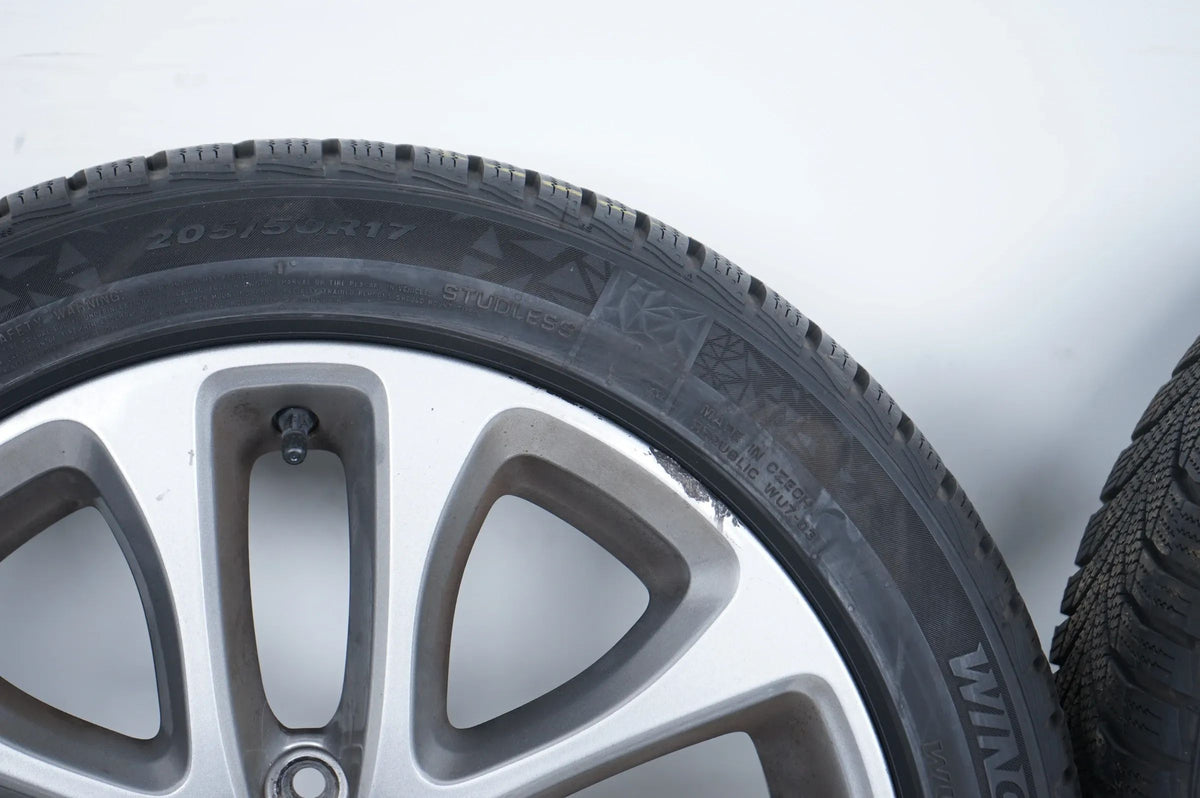 Renault Megane 3 Winterräder Winterreifen 205 50 17 Zoll 7mm Detailansicht 5