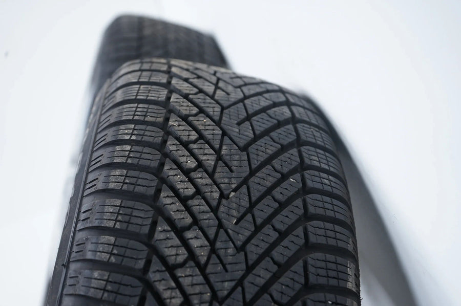 Ford Jaguar Volvo ruote invernali pneumatici invernali 205 60 16 pollici 5x108