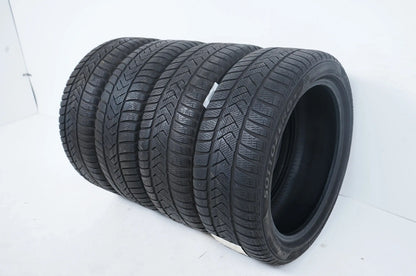 4 x Winterreifen Pirelli 225/45 R18 18 Zoll DOT21 ca.4mm MO