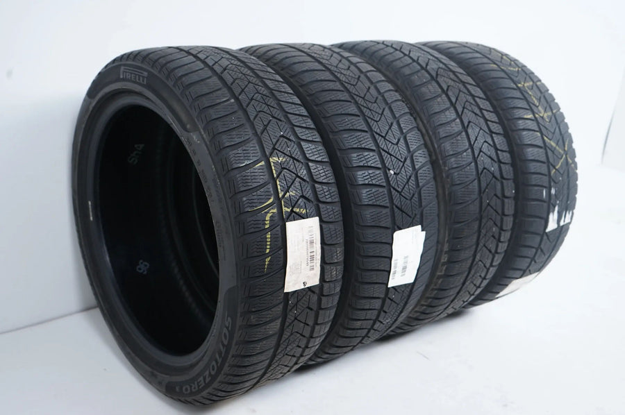 4 x Winterreifen Pirelli 225/45 R18 18 Zoll DOT19/18 ca.5mm MO