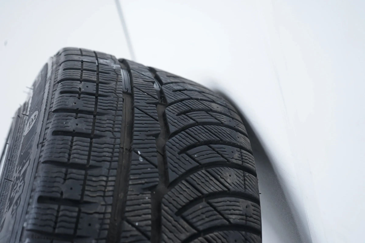 BMW Armored 7 Series F03 PAX Winter Wheels Winter Tires 245 710 R490 Detailansicht 12