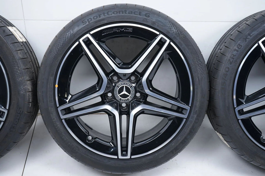 Mercedes A35 AMG W177 zomerbanden zomerwielen 235 40 18 inch