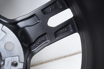 1 x originální BMW řady 1 řady 2 F44 F40 hliníkový disk 18 palců 556M 8053524