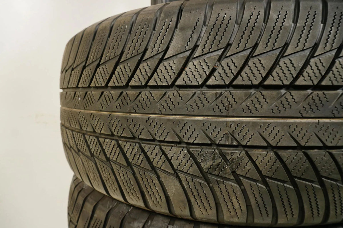 4 x Winterreifen Bridgestone 245 50 19 Zoll  DOT19 ca.4-5mm BMW Detailansicht 5