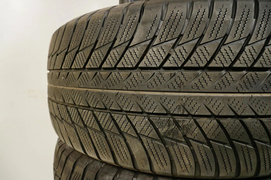 4 x Winterreifen Bridgestone 245 50 19 Zoll  DOT19 ca.4-5mm BMW