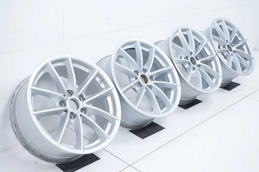 4 x Originální hliníkové disky BMW 5er G30 G31 17 palců 618 6868217