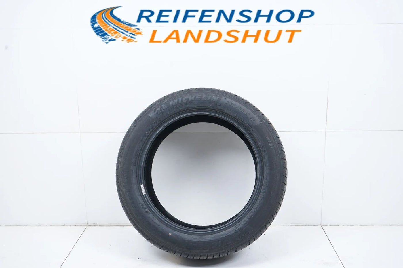 1 x Michelin all-weather tire 235 55 19 inch DOT23 approx. 7mm MO