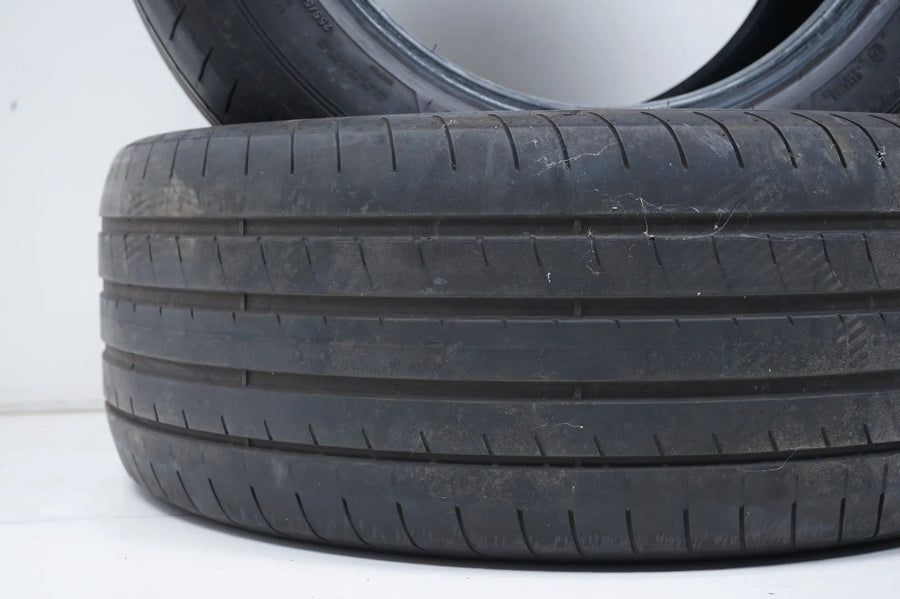 2 pneus été Goodyear 255/55/18 pouces DOT21, profondeur de sculpture d'environ 4 mm.