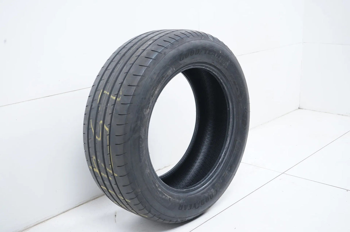 1 pneu été Goodyear 235/60/18 pouces MO DOT21, profondeur de sculpture d'environ 4 mm Vue détaillée 3