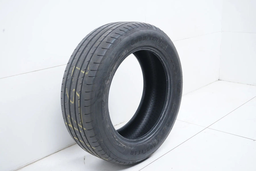 1 pneu été Goodyear 235/60/18 pouces MO DOT21, profondeur de sculpture d'environ 4 mm