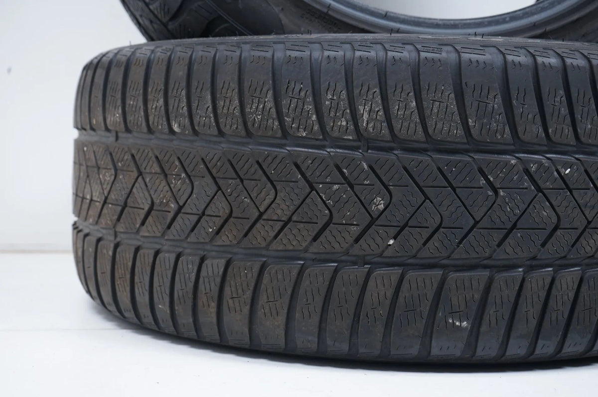 2x Winterreifen 275 40 18 Zoll Pirelli ca.4 mm DOT20 MO Detailansicht 6