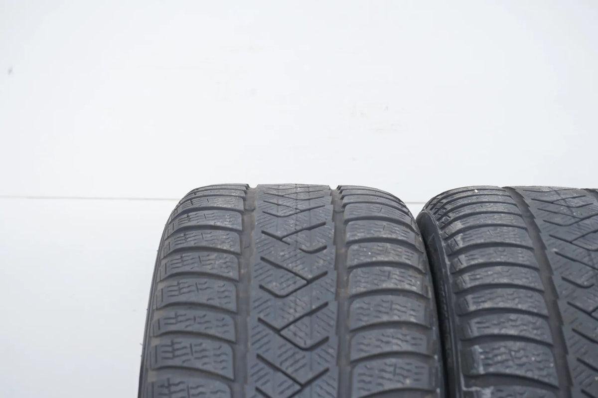 2 x Winterreifen Pirelli 225/45 R18 18 Zoll DOT21 ca.3mm MO RFT Detailansicht 4