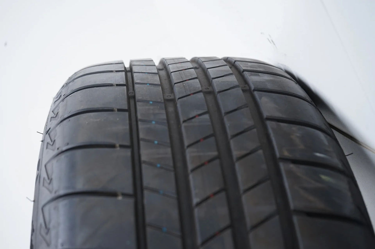 Volkswagen VW Golf 8 summer tires, summer wheels 205 55 16 inch Detailansicht 12