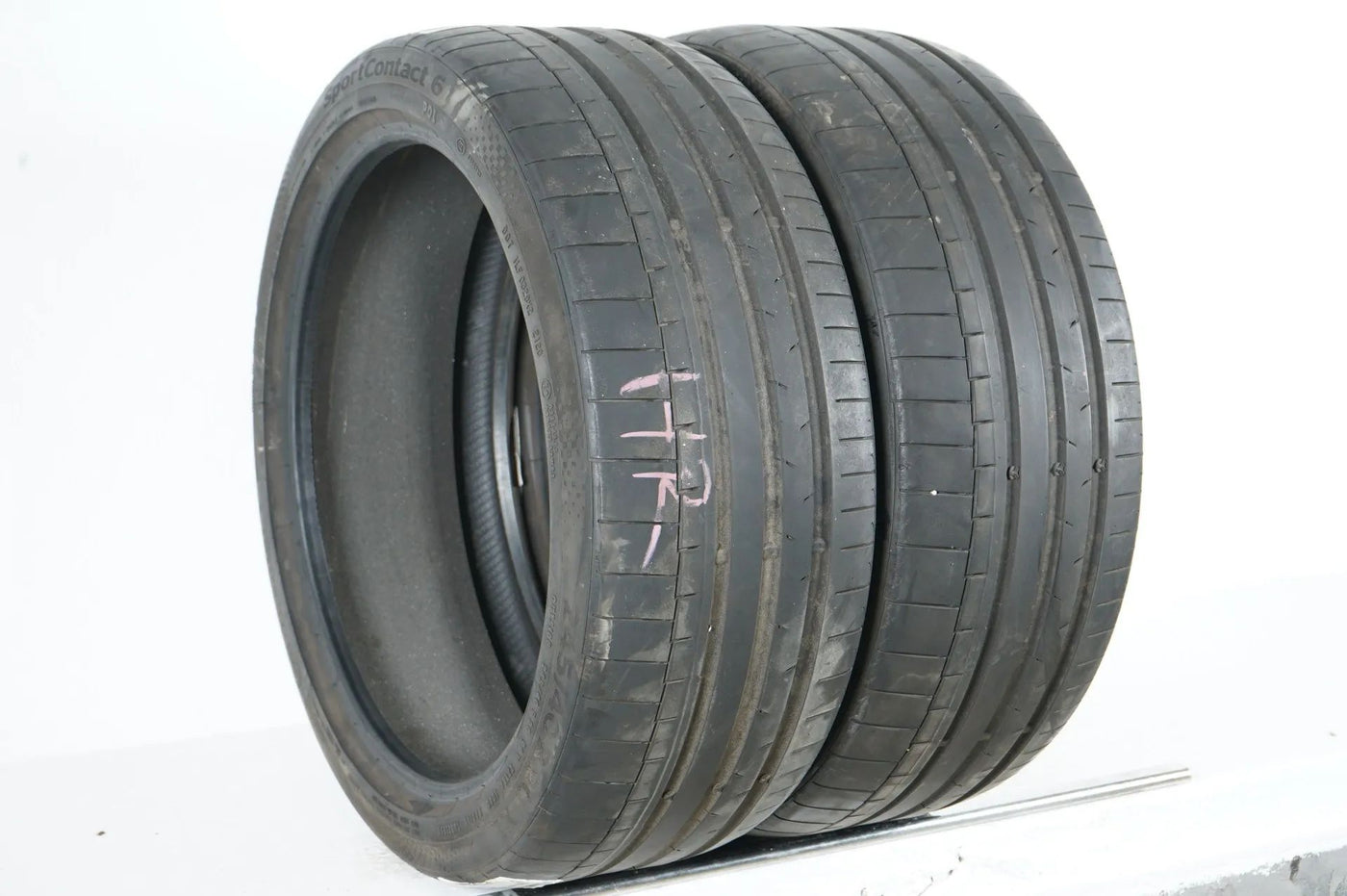 2 x Summer tires Continental 245 40 R20 20 inch DOT20 approx. 4mm