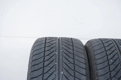 2 pneus hiver Goodyear 205/50 R17 pouces DOT15, profondeur d'environ 6 mm, BMW*RFT
