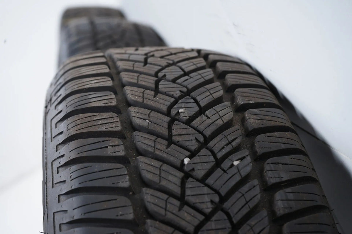 VW Volkswagen Passat 3G Winterreifen Winterräder 215 60 16 Zoll Detailansicht 10
