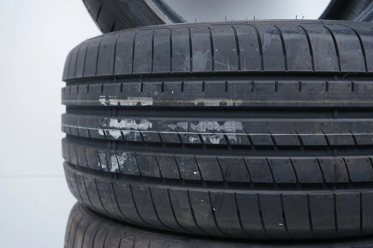 4x Goodyear summer tires 255/40 R18 DOT18 approx. 8 BMW* RFT Detailansicht 6
