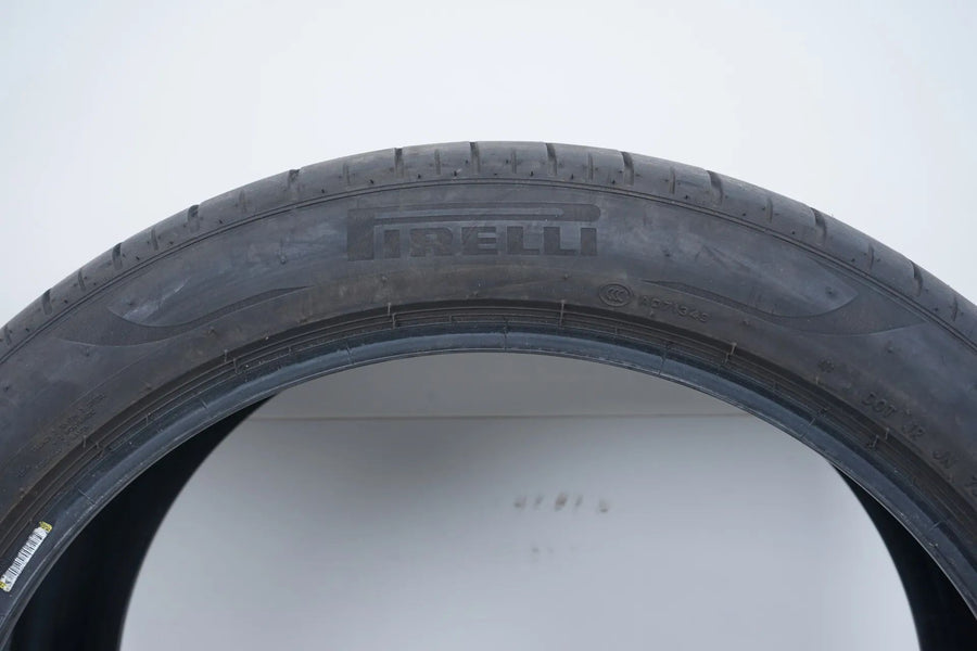 1x summer tire Pirelli P Zero 325 35 22 inch MO DOT22 approx. 4mm