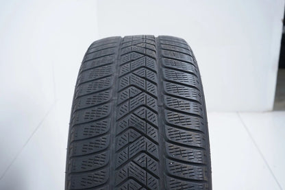 2x Pirelli winter tires 235 60 18 inch DOT17/16 MO approx. 4mm tread depth