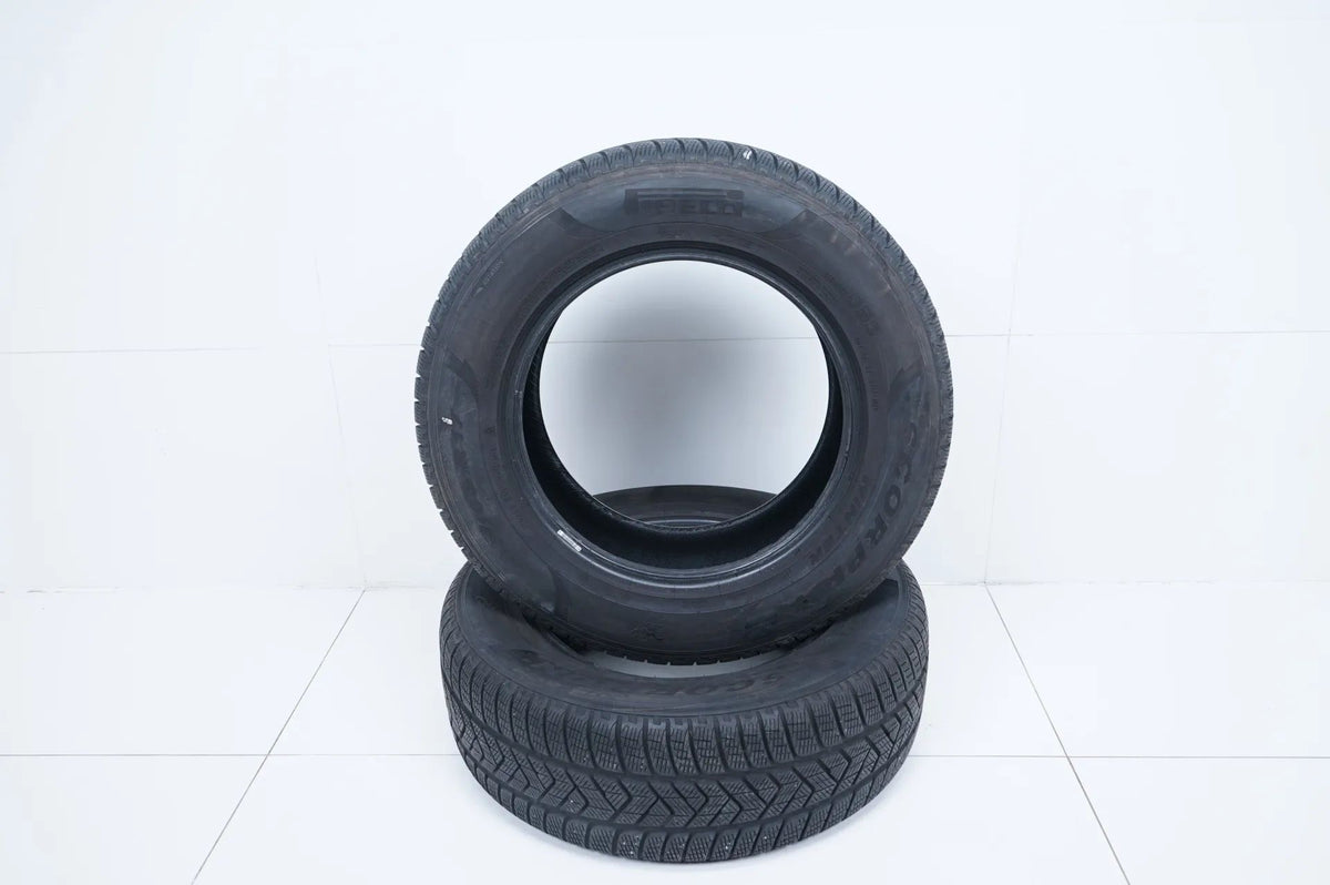 2x Pirelli winter tires 235 65 17 inch DOT18 MO approx. 5 mm tread depth Detailansicht 2
