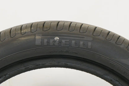 2 pneus été quasi neufs Pirelli DOT18 MO 235/50/20 pouces