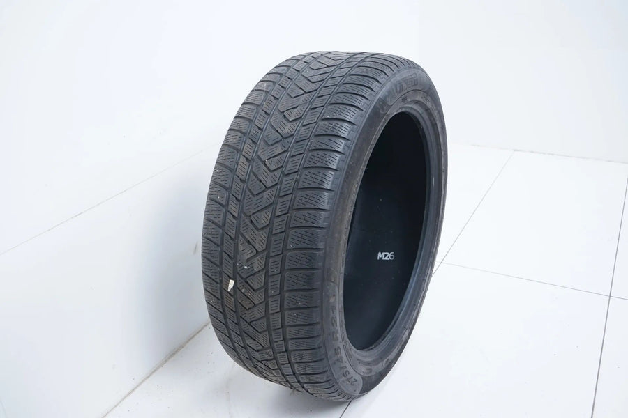 1 x Winter tire 275 45 21 inch Pirelli approx. 4 mm tread depth DOT16 MO